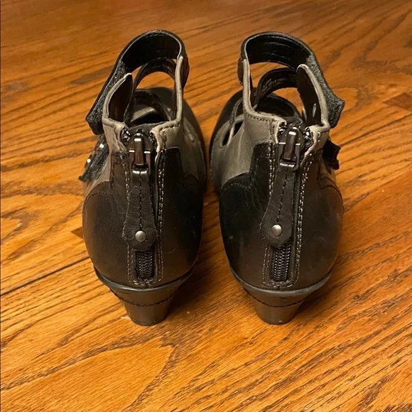 Earth Brand Serrano Black & Gray Women's size 6 heels with Velcro & zip closure - Picture 7 of 7